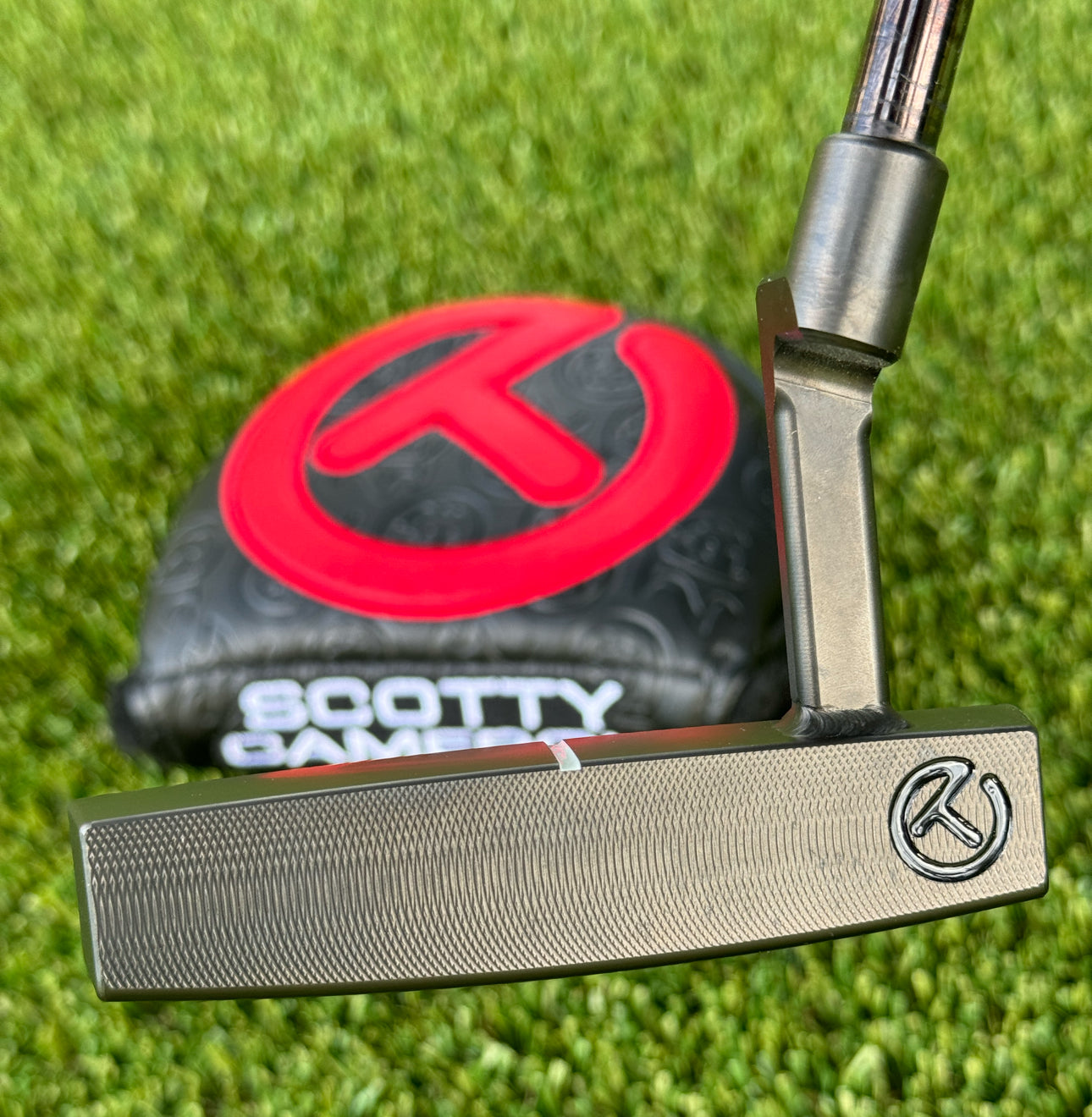 Scotty Cameron Tour Black Phantom X T7.2 Welded Neck 360G Circle T Putter