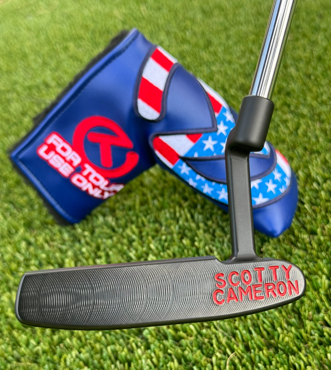 Scotty Cameron Carbon Tour Black 009M 350G Circle T Putter