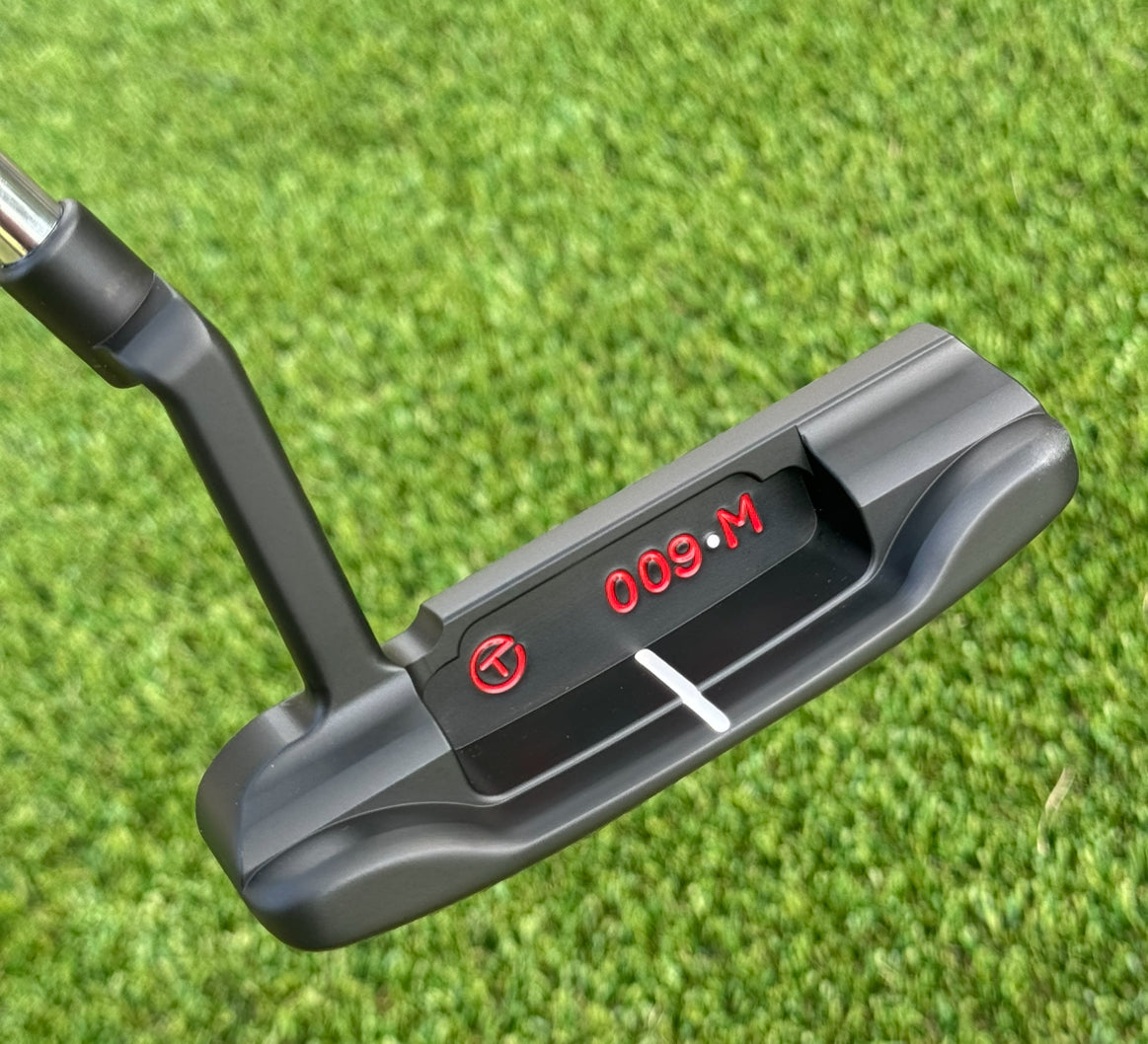 Scotty Cameron Carbon Tour Black 009M 350G Circle T Putter