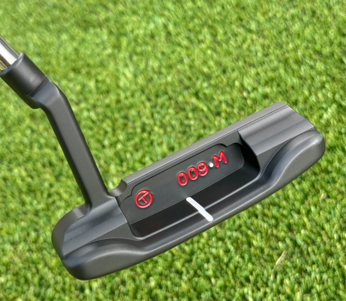 Scotty Cameron Carbon Tour Black 009M 350G Circle T Putter