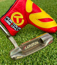 Load image into Gallery viewer, Scotty Cameron 009 Prototype 1.5 Oil Can Beached 350G Circle T Putter Crowned C
