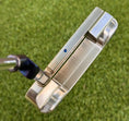 Load image into Gallery viewer, Scotty Cameron 009M Beached Welded Two Tone Hot Head Harry, Jesters Circle T Putter
