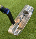 Load image into Gallery viewer, Scotty Cameron 009M Beached Welded Two Tone Hot Head Harry, Jesters Circle T Putter
