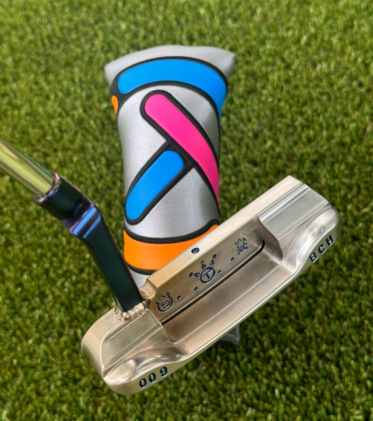 Scotty Cameron 009M Beached Welded Two Tone Hot Head Harry, Jesters Circle T Putter