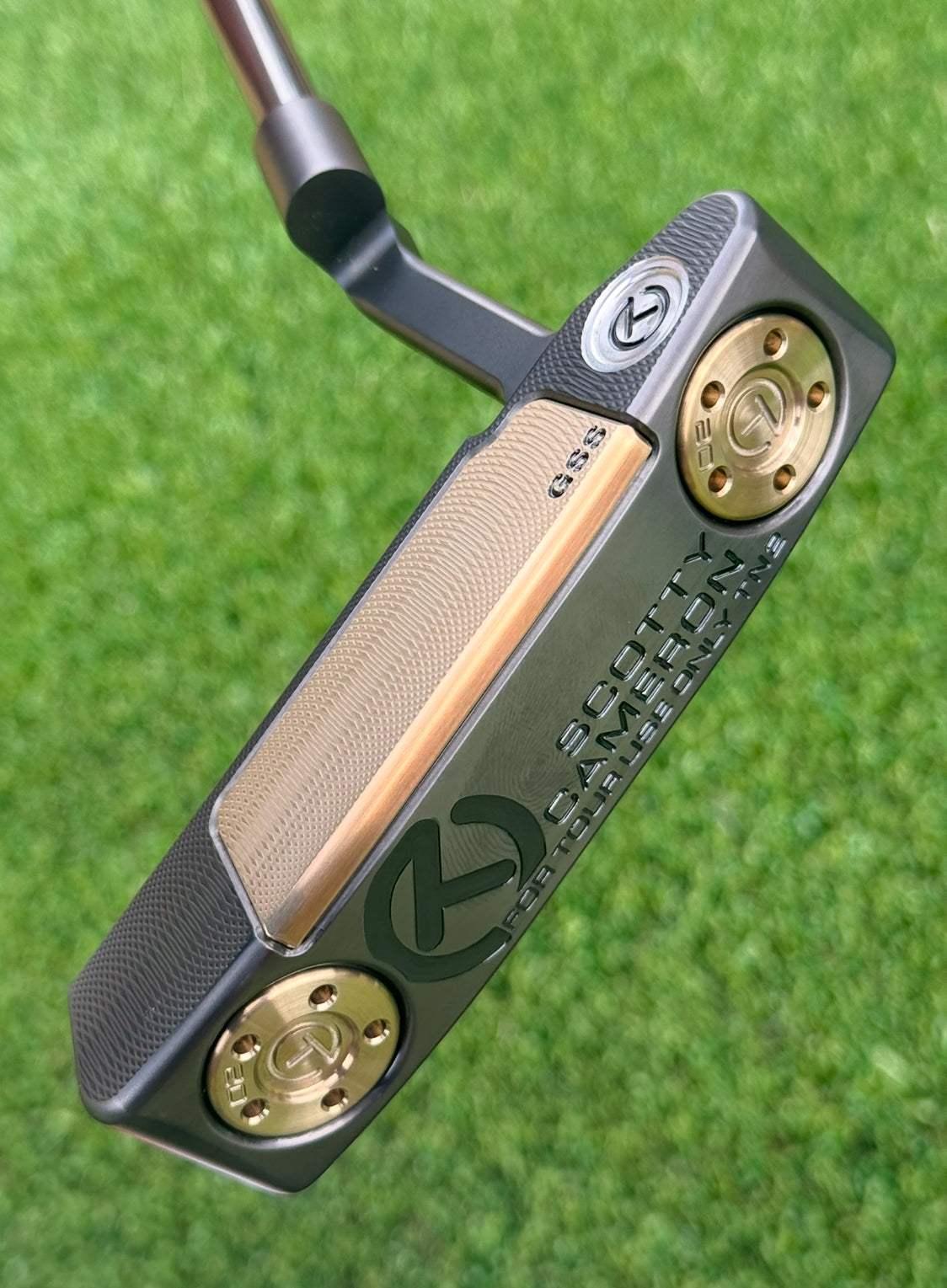 ✨Newport 2 Tour Black GSS Chromatic Bronze Insert✨