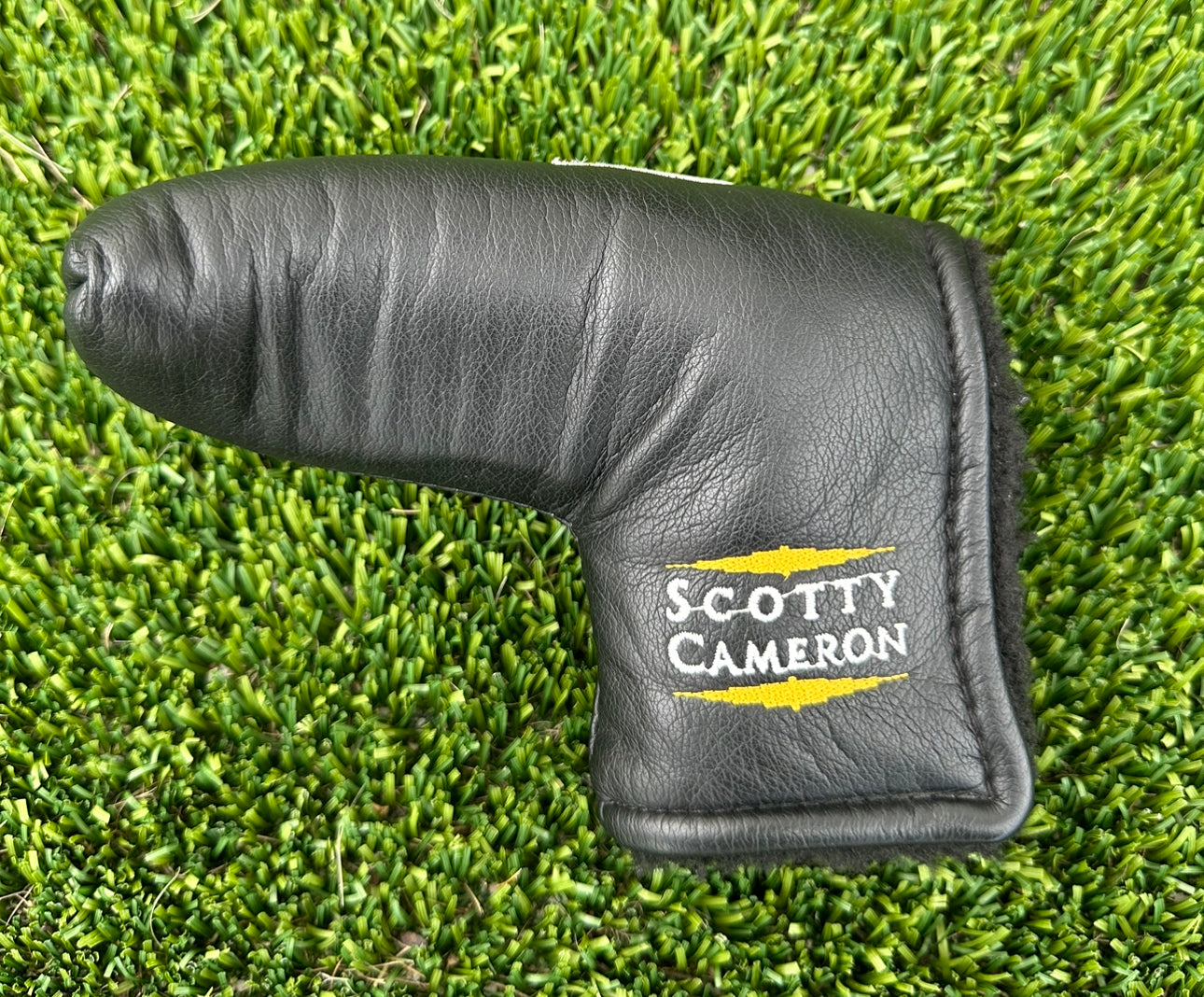 Scotty selling Cameron Black Flag 1993 Rare putter headcover