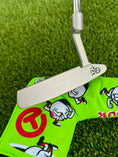 Load image into Gallery viewer, Scotty Cameron TT(TourType) Timeless SSS 350G Circle T Putter Dancing Crowns

