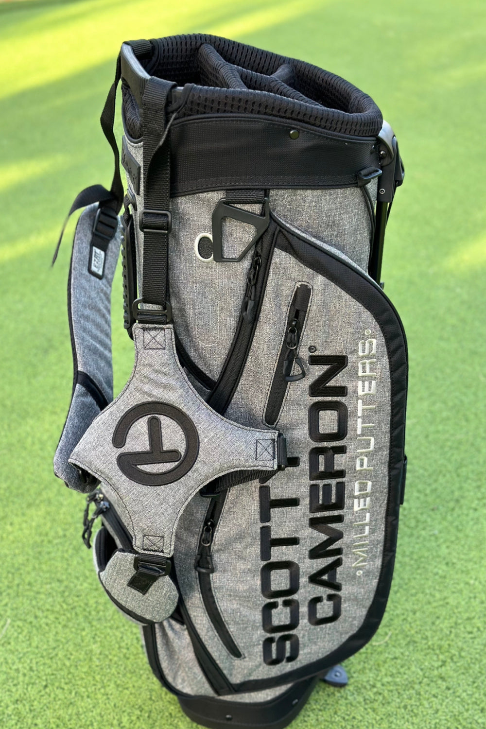 Scotty Cameron Circle T Pathfinder Stand bag in Heather Gray