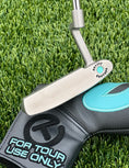 Load image into Gallery viewer, Scotty Cameron 009M Tiffany GSS SMOOTH FACE 350G Circle T
