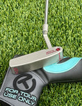 Load image into Gallery viewer, Scotty Cameron 009 Masterful GSS Cherry Bomb 350G Circle T putter
