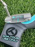 Load image into Gallery viewer, Scotty Cameron Tiffany GSS 009 Masterful Smooth Face 350G Circle T
