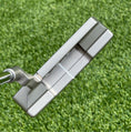 Load image into Gallery viewer, Scotty Cameron Tour Newport 2 GSS Circle T 360G
